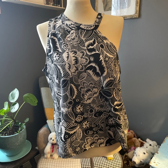 Anthropologie Tops - Anthropologie Black and white print fun top!